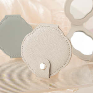 Four Leaf Clover Shaped PU Leather <b>Compact</b> <b>Mirror</b> Metal Snap Button Closure Folding Dual Sided HD Pocket Makeup <b>Mirror</b> - Product Image 5