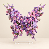 Rangka Bunga Kupu-kupu Kustom, Dekorasi Bunga PU Mawar dan Hydrangea Campuran dengan Stand Logam, Latar Belakang Photo Booth Pernikahan