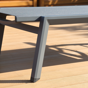 Chaise <span class=keywords><strong>inclinable</strong></span> d'extérieur pliable et portable durable, cadre en bambou, tissu en maille respirant pour une utilisation au bord de la piscine, dans le jardin ou au parc - Product Image 3