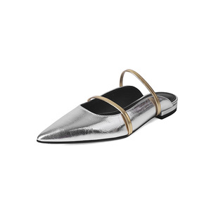 Zapatos de mujer de cuero de color sólido con punta en pico, estilo nuevo, con parte superior holgada y suela gruesa para usar al aire libre. - Product Image 1