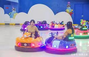 Voiture Tamponneuse UFO Électrique pour Bébé et Enfant avec Rotation à 360 Degrés et Fonction Balançoire - Product Image 2