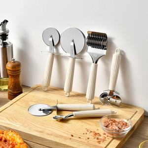 Couteau à <span class=keywords><strong>pizza</strong></span> transfrontalier en acier inoxydable, roulette à <span class=keywords><strong>pizza</strong></span>, coupe-pâte, petit outil de cuisine domestique pour <span class=keywords><strong>la</strong></span> pâtisserie, couteau à nouilles - Product Image 2