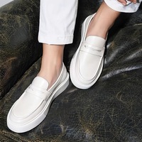 Nouvelles chaussures d'été pour hommes en cuir véritable, mocassins à enfiler, style britannique, semelle épaisse, chaussures blanches rehaussantes