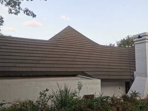 Tuiles espagnoles <span class=keywords><strong>Brava</strong></span> traditionnelles, résistantes à la chaleur, tôles de toiture ondulées, tuiles de toiture en métal revêtues de pierre pour temple près de - Product Image 3