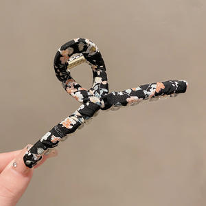 Pince à cheveux élégante française en forme de requin, grande pince croisée en plastique pour femmes et filles aux cheveux épais - Product Image 3