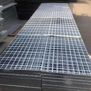 Grille en acier galvanisé 30*3/40*5mm pour jardin Grille en métal pour l'allée de la route Couverture de drainage <span class=keywords><strong>des</strong></span> <span class=keywords><strong>tempêtes</strong></span> - Product Image 2