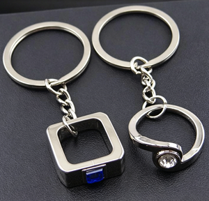 HR <b>Couple</b> Diamond <b>Ring</b> Shape Zinc Alloy Keychain-Luxury Fashion Gift for Both Men and Women Valentine's Day - Product Image 5