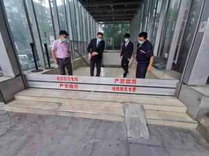 Hệ thống ngăn nước cửa gara được sử dụng làm biện pháp kiểm soát lũ cho gara để ngăn ngừa thiệt hại do lũ lụt - Product Image 6