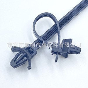 สายรัดเคเบิลไนลอน Shuangxuan พร้อมฐานยึดแบบหัวเครื่องบิน สำหรับยึดสายไฟรถยนต์ แบบพลาสติกชนิดเดียว - Product Image 1