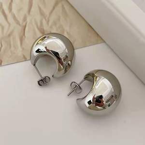 Charm 18K chapado en <span class=keywords><strong>oro</strong></span> estilo Vintage Acero inoxidable Luna barco forma CC grueso Aro para boda fiesta mujer joyería regalo - Product Image 5