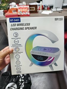 Altavoz Portátil Mini Radio para el Hogar con LED RGB 5.3, Batería Recargable, Soporte para TF/USB/AUX FM y Salida de 10W - Product Image 1