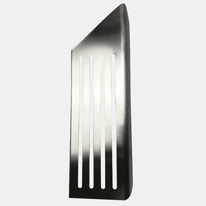 Pédales de frein et d'accélérateur en acier inoxydable Amp-Z Metal Foot Pedals Full Set pour Tesla Model 3 Model Y - Product Image 3