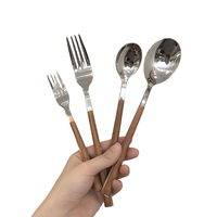 Couverts créatifs en acier inoxydable avec manche en bois, ensemble couteau à steak, fourchette et cuillère, style INS, pour dessert, gâteau, pain, couverts de style occidental