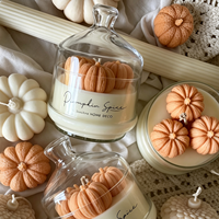 Personalisierte Duftkerze mit Kürbisgewürz-Aroma im Edlen Glas Luxuriöse Herbstduftkerze für Herbst-Einweihungsgeschenke