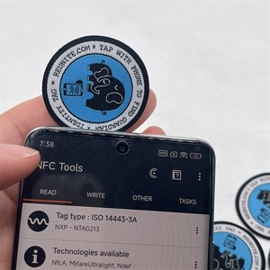 Etiquetas de Ropa Ecológicas Lavables con Logotipo Personalizado, Tejidas e Impresas, Etiquetas NFC para Prendas - Product Image 1