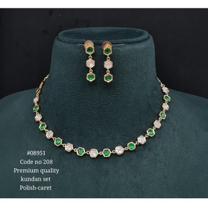 Ensemble de collier Kundan avec finition or et mehendi 08951 avec boucles d'oreilles assorties pour femmes, bijoux de mariage pour occasions festives - Product Image 1