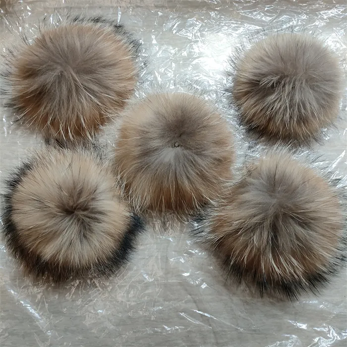 Pompon in pelliccia di procione cinese fornitore della porcellana