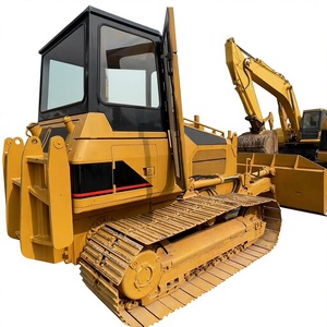 Bulldozer CAT D3G d'occasion - Capacité de nivellement de 4 m, poids de la machine de 3000 kg, performances excellentes, prix avantageux, à vendre - Product Image 1