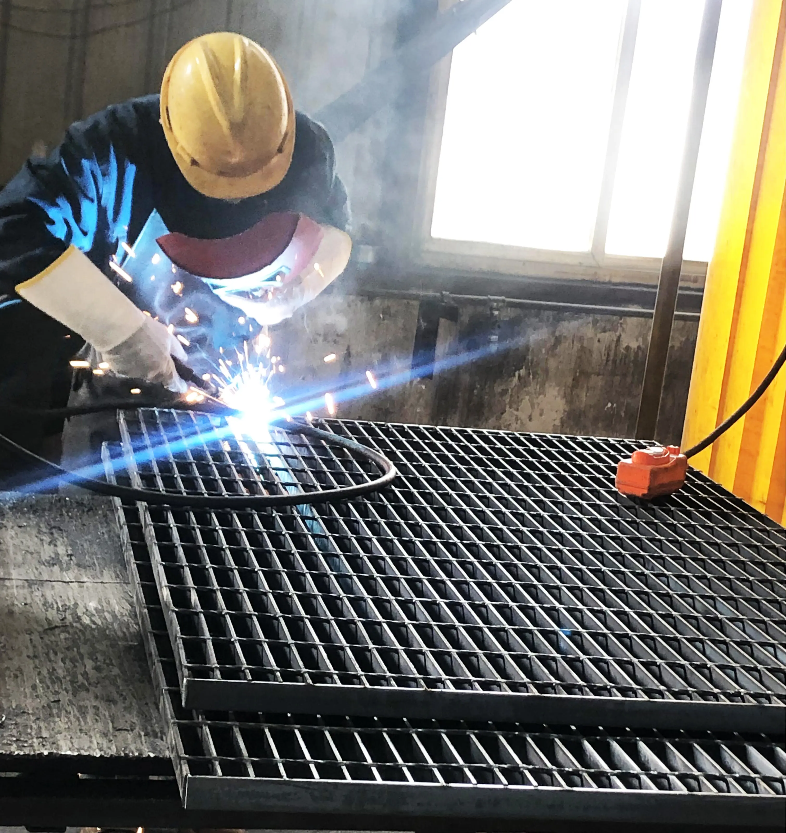 Rooftop segurança industrial ralar e passarela Filipinas aço ralar piso preços para armazém oficina