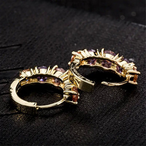 Orecchini a Cerchio Multicolore per Donne, Orecchini con Pietre Scintillanti e Blocchi di Colore, Gioielli alla Moda per Feste, Vendita all'Ingrosso - Product Image 6