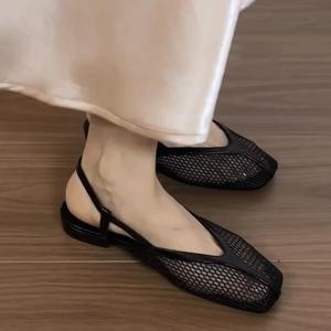 Sandales et pantoufles rétro pour femmes, style défilé, talon haut, design en maille respirante, collection été 2026, fabrication artisanale, luxe discret - Product Image 4