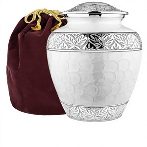 Urne funéraire en laiton gravée grise pour cendres - Product Image 1