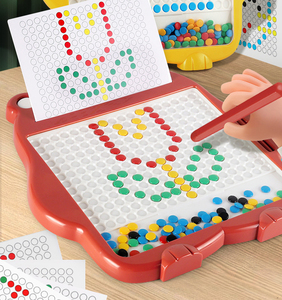 Tableau magnétique en plastique ABS avec stylos - Jouet éducatif DIY pour enfants, idéal pour les voyages, 20,5x20,5cm, pour la peinture artistique - Product Image 5