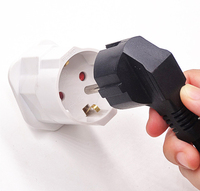 Adaptateur de prise en cuivre, convertisseur 13A 250V, prise et prise EU femelle vers prise britannique à trois broches, adaptateur de prise blanc, matériau PC de haute qualité