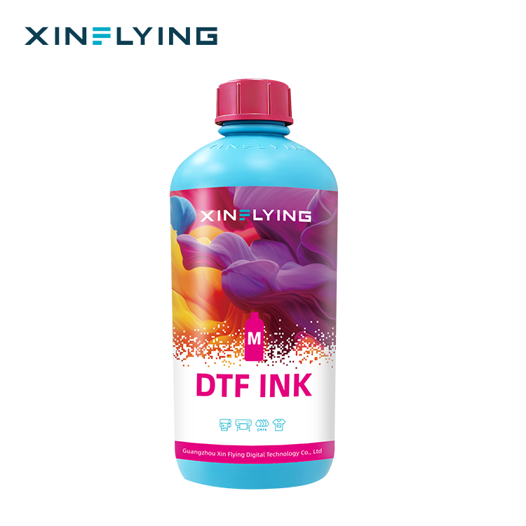 สีม่วงแดง