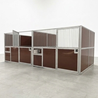 Stations d'alimentation ventilées pour écuries de luxe, clôtures en métal galvanisé, panneaux en bambou/HDPE/WPC, tailles personnalisables, sans électricité