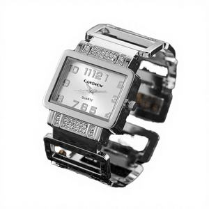 Reloj de Moda de Lujo para Mujer con Movimiento de Cuarzo, Caja de Aleación, Esfera de Cristal, Manecillas y Brazalete Personalizado con Dijes de Oro y Plata - Product Image 2