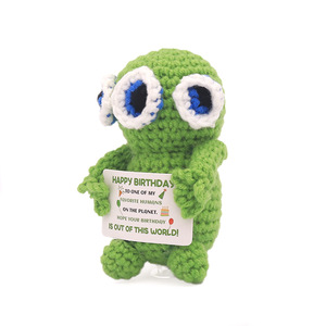 Nuevo muñeco de ganchillo hecho a mano transfronterizo, juguete de ganchillo de alienígena de lana con diseño de dibujos animados creativos, adorno de energía positiva. - Product Image 2