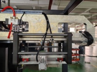 Máquina Sopladora de Botellas PET de 8 Cavidades Totalmente Automática XINJE PLC 14000BPH de Alta Productividad con Capacidad de 2L para Botellas de Agua de Plástico