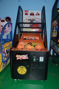 Les enfants tirent la clôture <span class=keywords><strong>de</strong></span> tangage faisant la machine <span class=keywords><strong>de</strong></span> <span class=keywords><strong>basket</strong></span>-ball <span class=keywords><strong>de</strong></span> jeu interactif <span class=keywords><strong>de</strong></span> compétition - Product Image 3