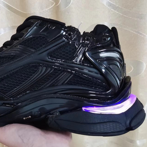 Chaussures de course à LED avec lumières changeantes, chaussures de créateur, baskets en cuir véritable - Product Image 1