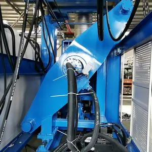 Machine <span class=keywords><strong>de</strong></span> soufflage par extrusion pour la fabrication <span class=keywords><strong>de</strong></span> fûts, <span class=keywords><strong>de</strong></span> barils et <span class=keywords><strong>de</strong></span> réservoirs <span class=keywords><strong>de</strong></span> carburant, d'essence et d'<span class=keywords><strong>huile</strong></span> <span class=keywords><strong>en</strong></span> PE monocouche <span class=keywords><strong>de</strong></span> 10L, 160 <span class=keywords><strong>litres</strong></span> et 160L - Product Image 3