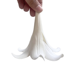 ดอกลิลลี่จำลอง EVA ตกแต่งแขวนรูปทรงหยดน้ำ ทำจากยาง PU นุ่ม โรแมนติก เหมาะสำหรับตกแต่งเพดานงานแต่งงาน และใช้เป็นพร็อพถ่ายภาพกลางแจ้ง - Product Image 5