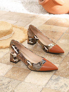 Xuanhui Hot Sale Fashion Elegant Style Point Toe Snake Skin <strong>Patching</strong> 5.2cm square Heel Pumps <strong>Shoes</strong> for Women - Product Image 5