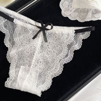 Celana Dalam Bikini Wanita Seksi Model Cheeky Berenda Tipis Bernapas Rajutan Belahan Tinggi Pita Pinggang Rendah