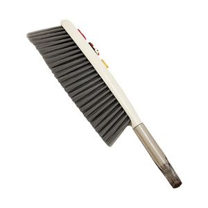 Cepillo de Cama de Mango Largo con Cerdas Suaves de PP para Eliminar el Polvo del Hogar y Limpiar Alfombras - Product Image 5