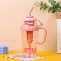 Bouteille d'eau en plastique mignonne avec paille, grande capacité, portable, avec sangle, bouteille de sport, tasse tendance