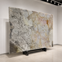 Grande dalle de quartzite rose naturel poli de Patagonie pour îlot de cuisine de luxe, comptoir, mur d'accentuation et carrelage de sol