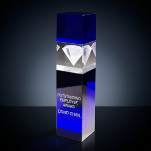 Trofeo de Cristal Óptico Personalizado y Duradero, Premio con Base de Diamante, Grabado con Letras en Vidrio Azul por Arenado, Estilo Recuerdo - Product Image 3