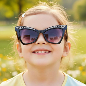 Nuovi Arrivi 2026: <span class=keywords><strong>Occhiali</strong></span> <span class=keywords><strong>da</strong></span> Sole per Bambini con Montatura a Occhio di Gatto, Fiocco Lucido, <span class=keywords><strong>Occhiali</strong></span> <span class=keywords><strong>da</strong></span> Sole Carini per Bambini, <span class=keywords><strong>Occhiali</strong></span> Trendy per Ragazze e Ragazzi - Product Image 3