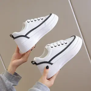 2023 New Style Skateboard Shoes of Women High Quality Anti-slip Small White Shoes Sports Lightweight Sneakers Girls