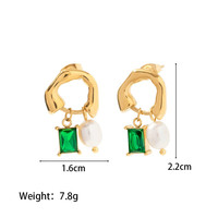 Boucles d'oreilles pendantes en perles d'eau douce naturelles Boucles d'oreilles créoles en acier inoxydable plaqué or 18 carats incrustées de zircon vert blanc