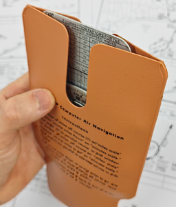 Calculateur de vol en plastique DF E6B-S pour pilotes professionnels, destiné à la formation des pilotes commerciaux, avec étui en cuir - Product Image 4