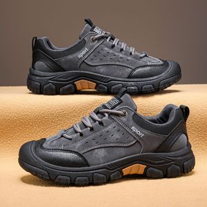 Nouvelles chaussures de randonnée durables pour hommes, parfaites pour les aventures en plein air, offrant confort et style - Product Image 3