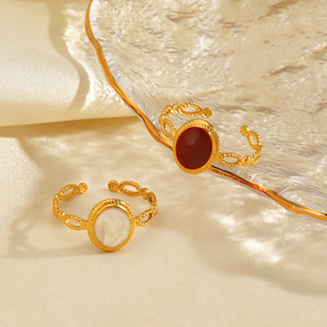 Anillo Geométrico Ovalado, Moderno y Sencillo. Anillo Popular de Oro de 18K para Mujer Anillo de Lujo con Diseño de Gota de Aceite Exquisito - Product Image 1