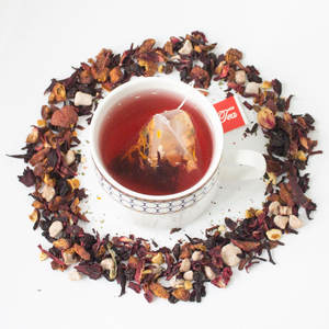 Personalización OEM y Venta al por Mayor: Té Aromatizado Anhui Fuli Hall Paris con Roselle y Fresas en Cubos, Bolsa Triangular de 5g y Envase de Lata de 1kg - Product Image 3